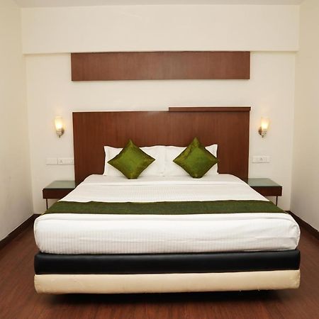 Oyster Suites Hyderabad Exterior foto