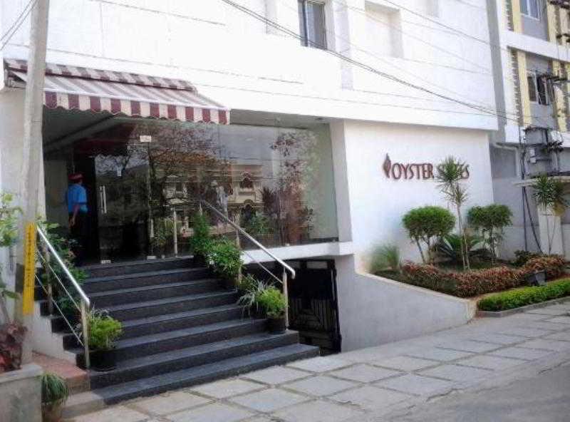 Oyster Suites Hyderabad Exterior foto