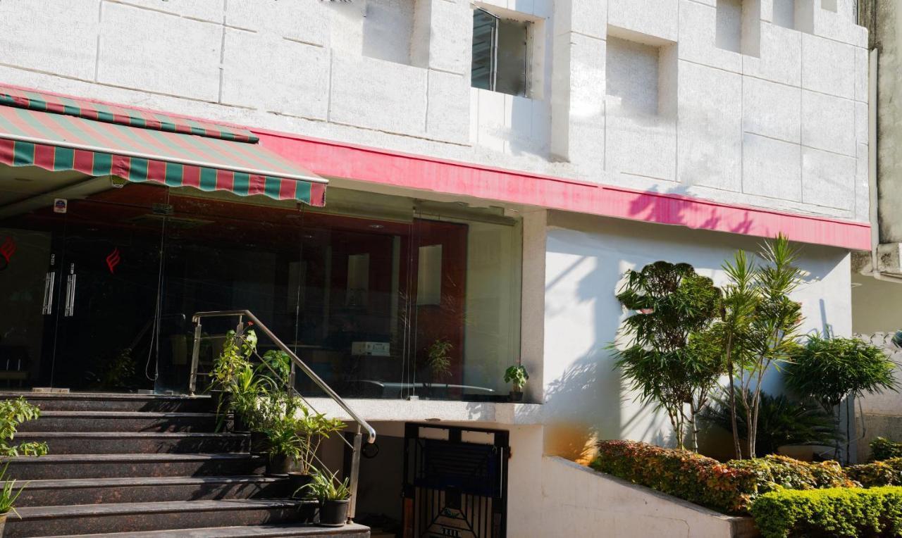 Oyster Suites Hyderabad Exterior foto