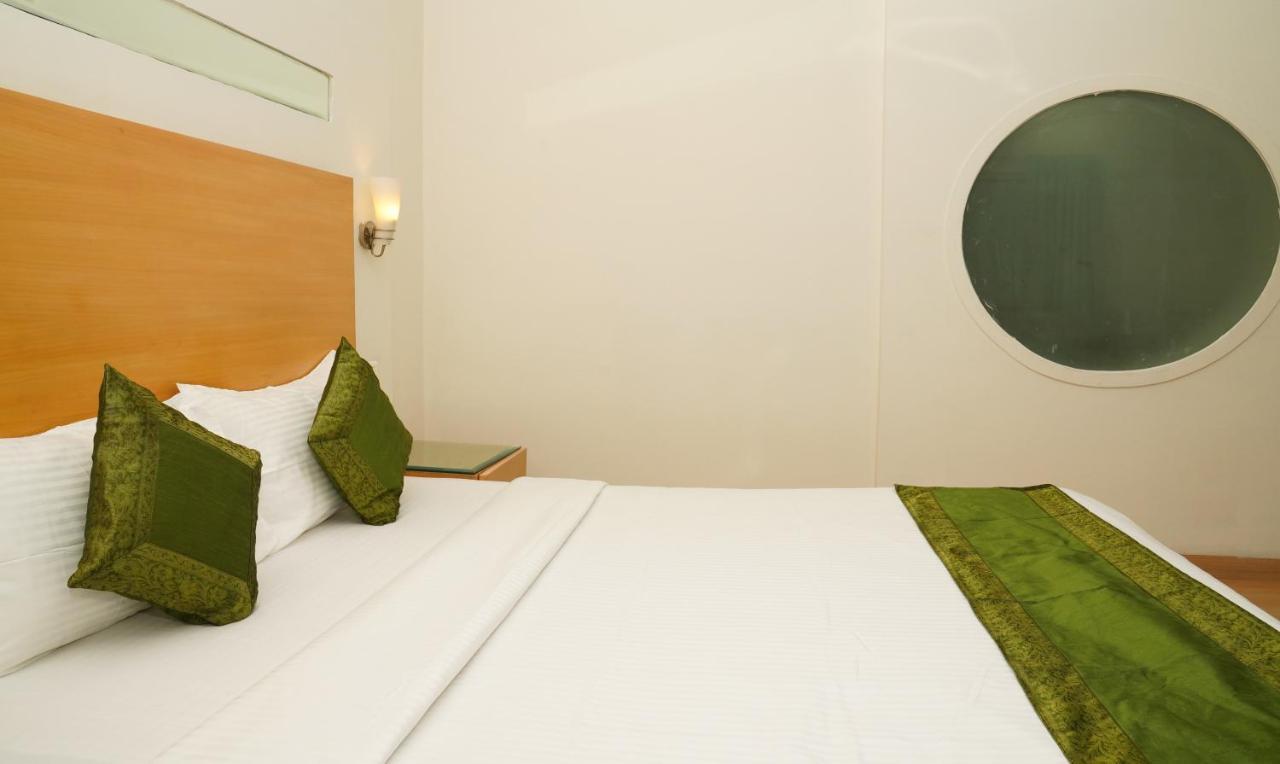 Oyster Suites Hyderabad Exterior foto