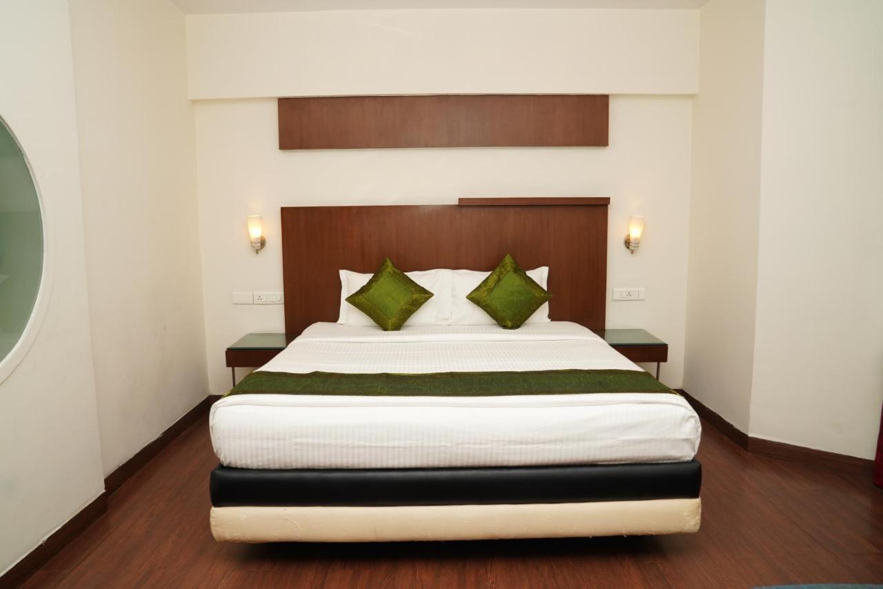Oyster Suites Hyderabad Exterior foto